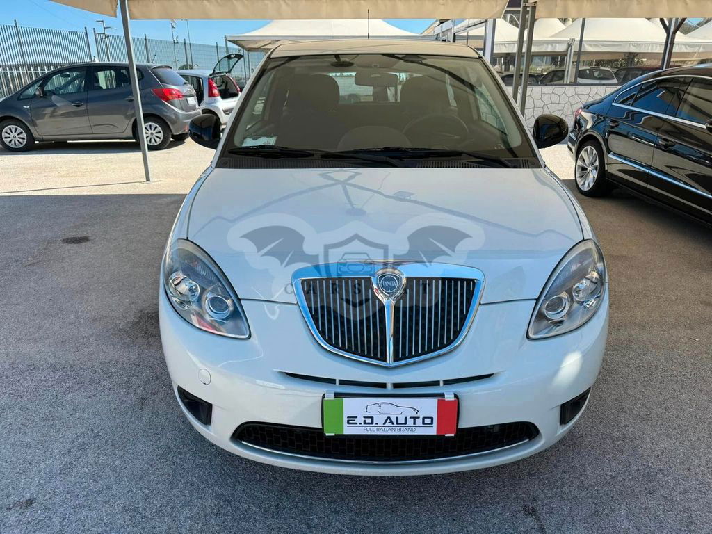 Lancia Ypsilon 2011