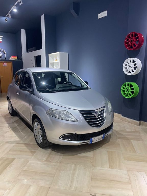 Lancia Ypsilon 2012