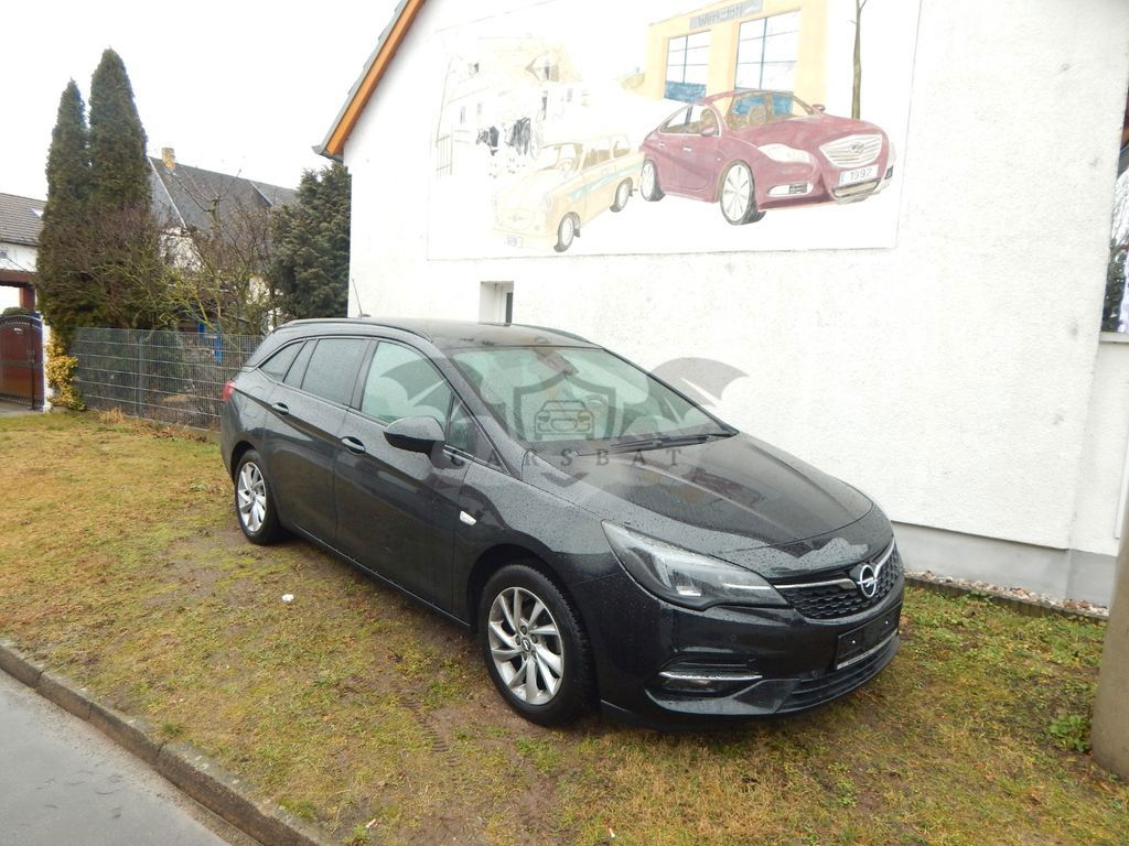 Opel Astra 2021