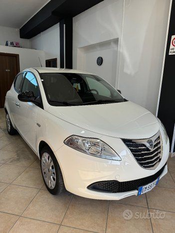 Lancia Ypsilon 2012