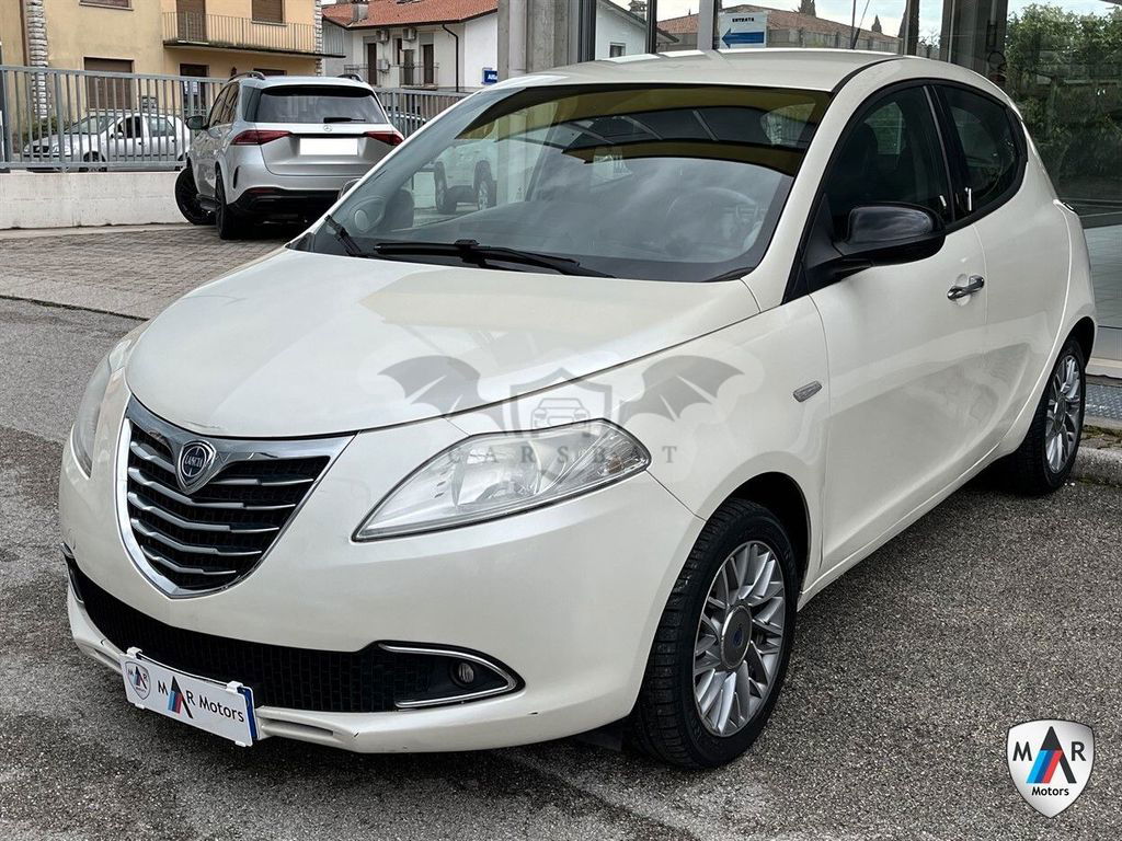 Lancia Ypsilon 2011