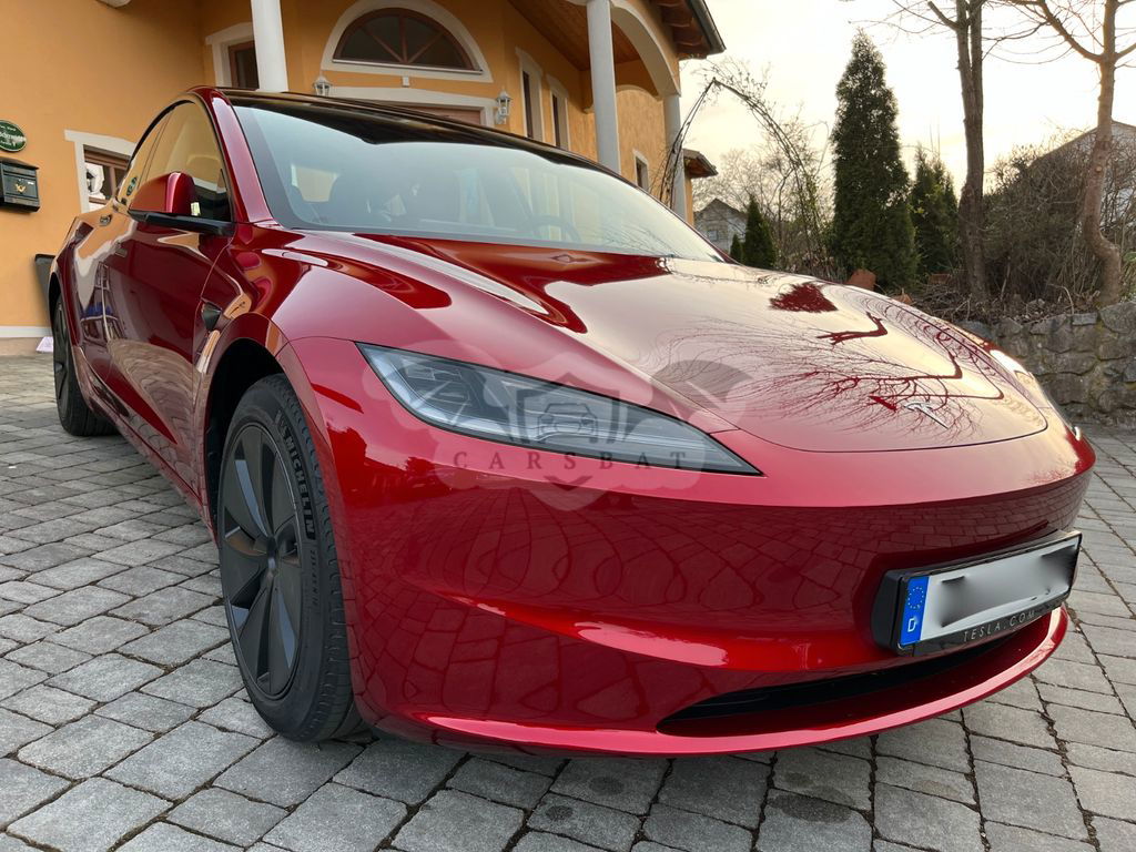 Tesla Model 3 2024