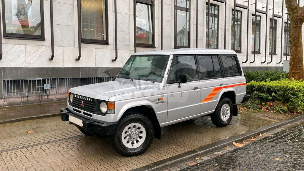 Mitsubishi Pajero 1987