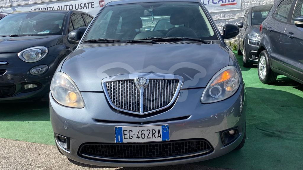 Lancia Ypsilon 2011