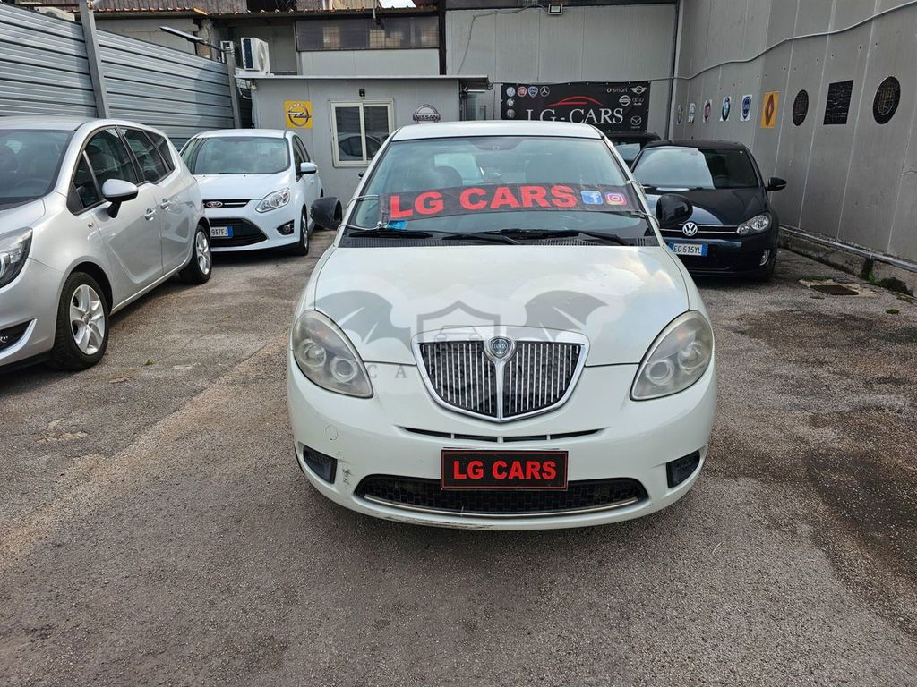 Lancia Ypsilon 2011