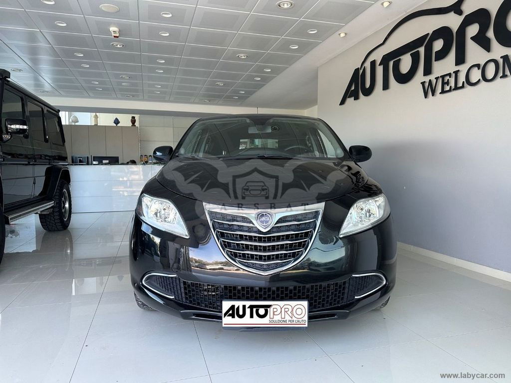 Lancia Ypsilon 2012