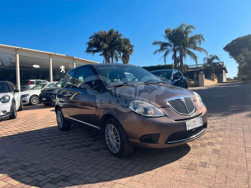 Lancia Ypsilon 2011