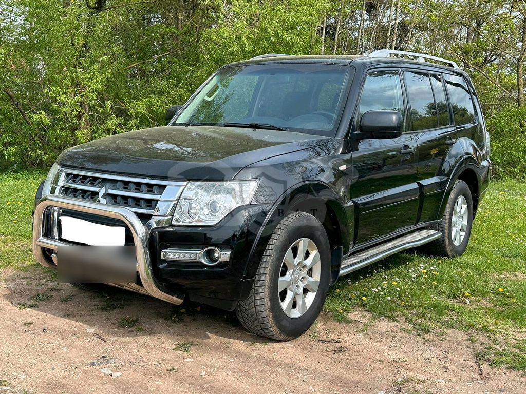 Mitsubishi Pajero 2015