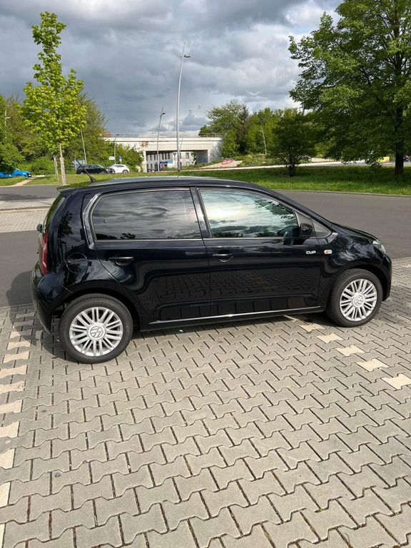 Volkswagen Up! 2015