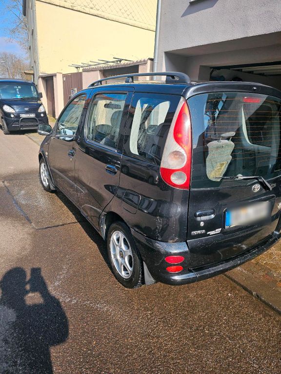 Toyota Verso 2001