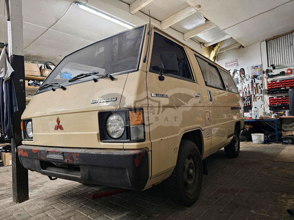 Mitsubishi L300 1983