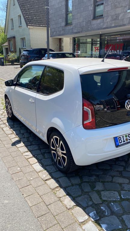 Volkswagen Up! 2014