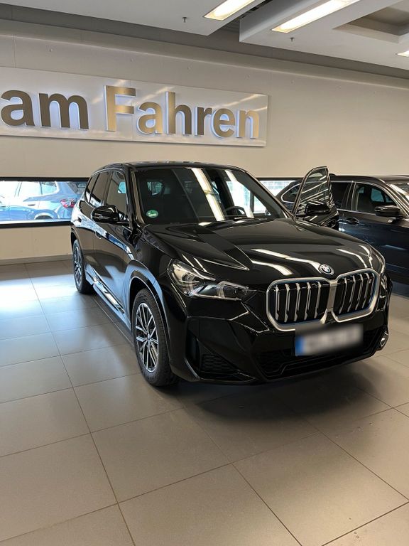BMW iX1 2023
