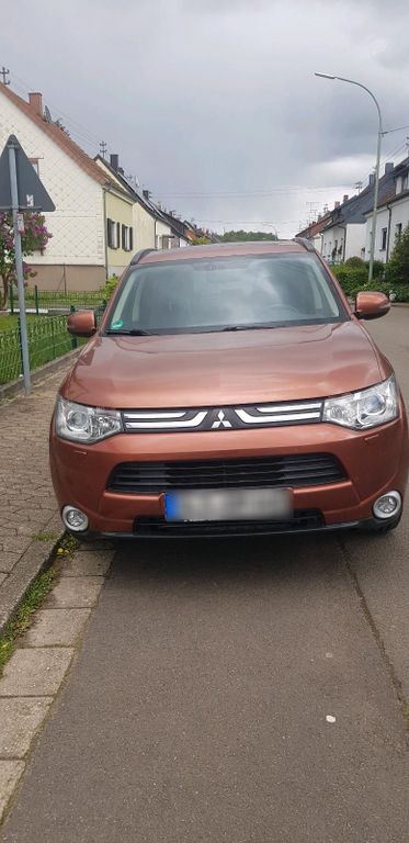 Mitsubishi Outlander 2012