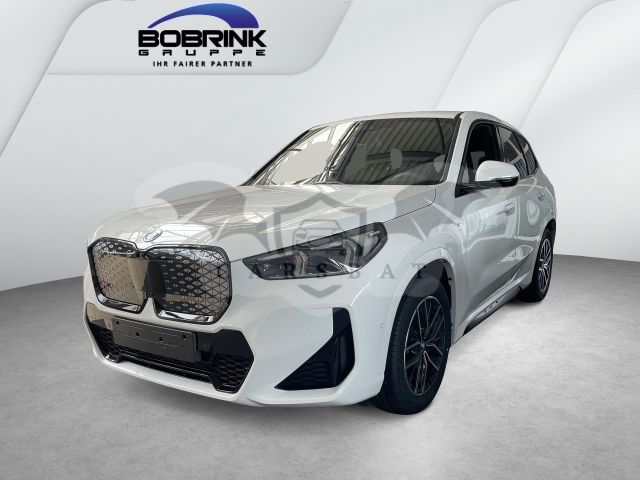 BMW iX1 2024