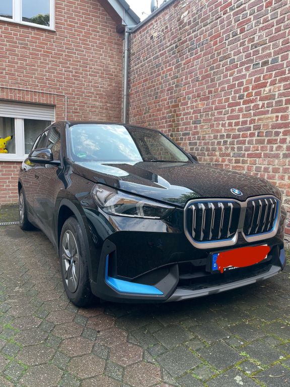 BMW iX1 2023