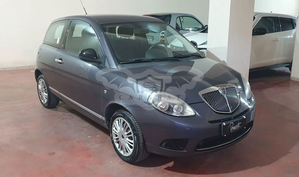 Lancia Ypsilon 2011