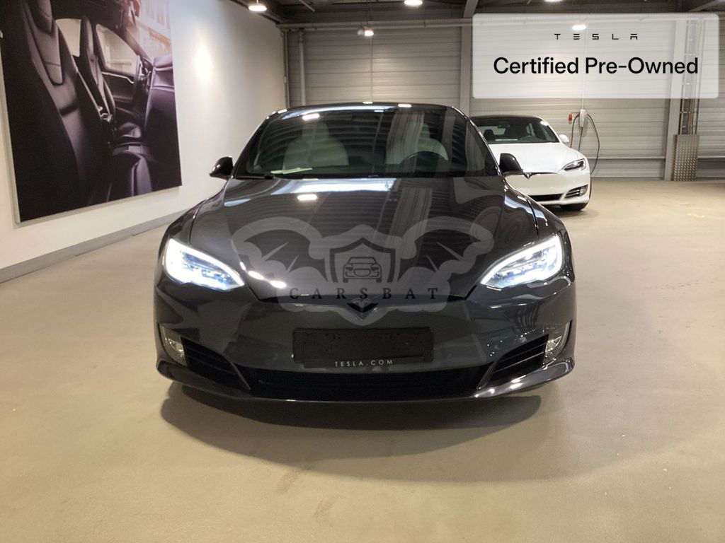 Tesla Model S 2020