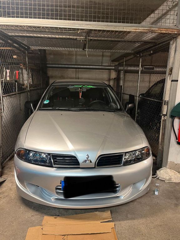 Mitsubishi Carisma 2004