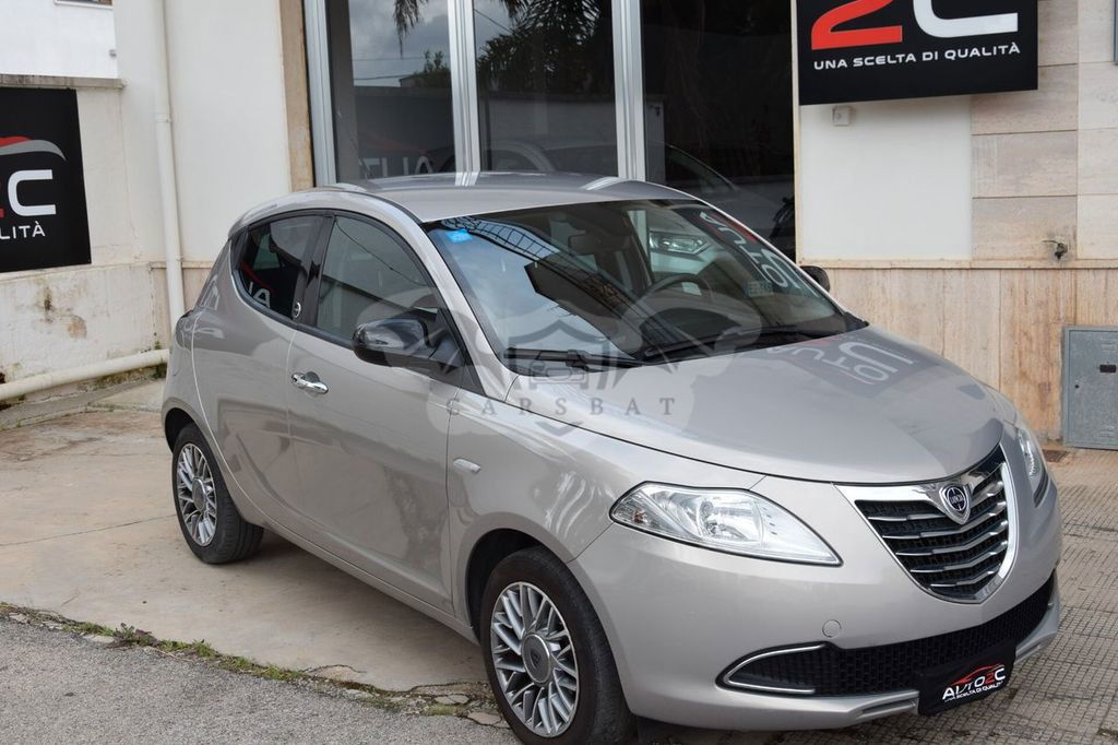 Lancia Ypsilon 2012