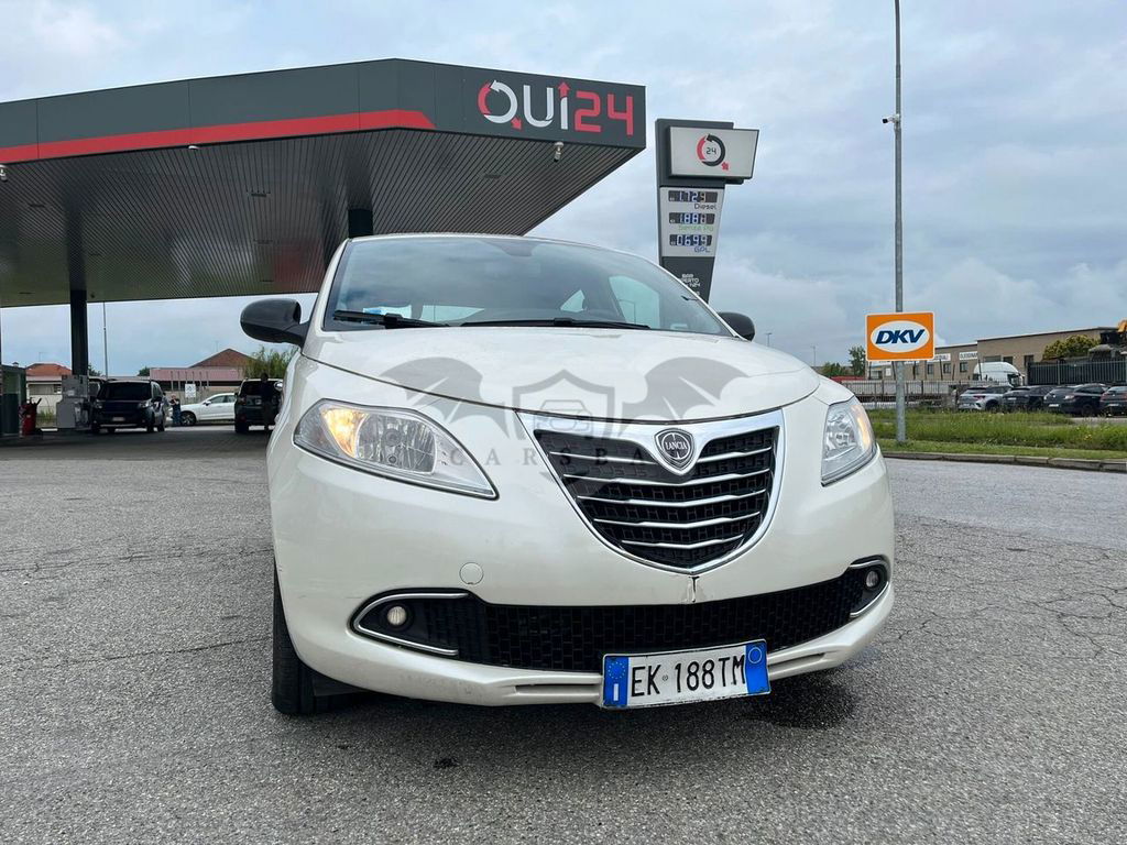 Lancia Ypsilon 2011