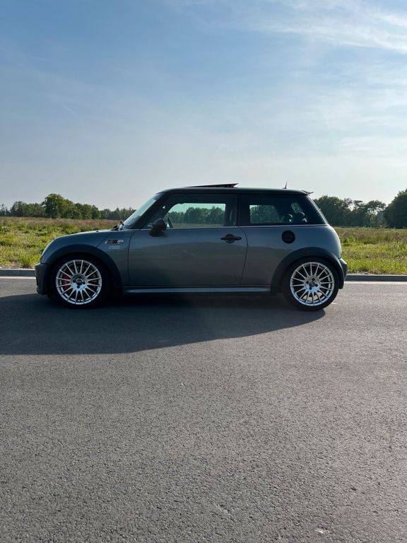 Mini John Cooper Works 2004
