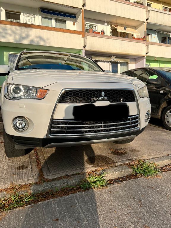 Mitsubishi Outlander 2012