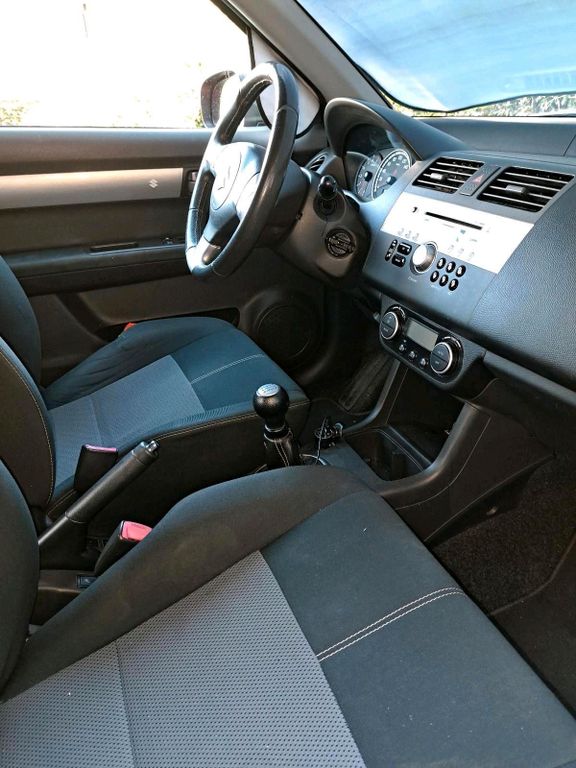 Suzuki Swift 2010