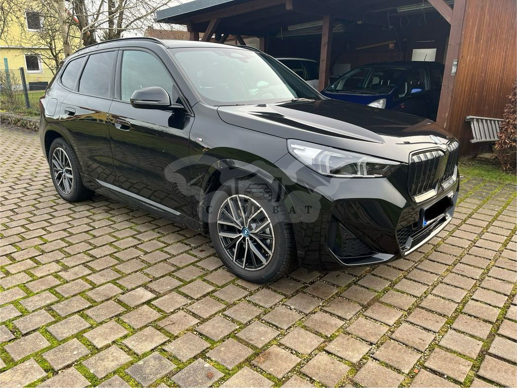 BMW iX1 2023