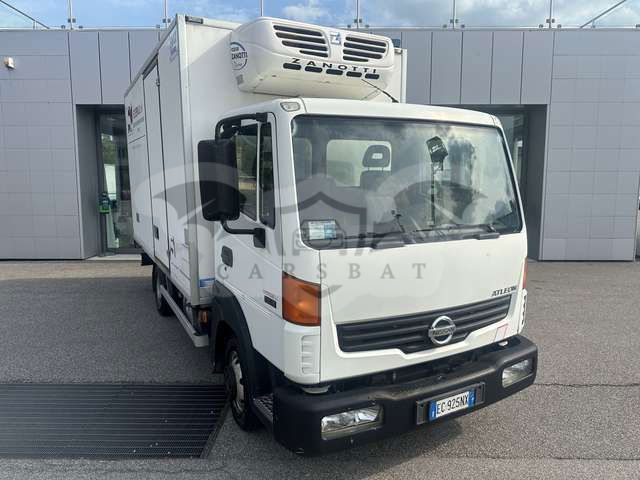 Nissan Atleon 2010
