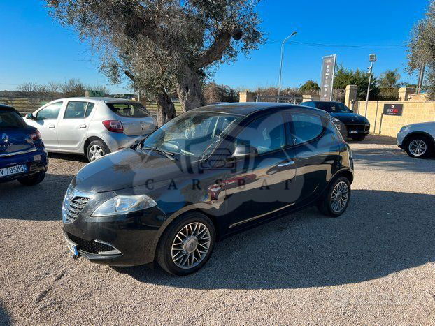 Lancia Ypsilon 2012