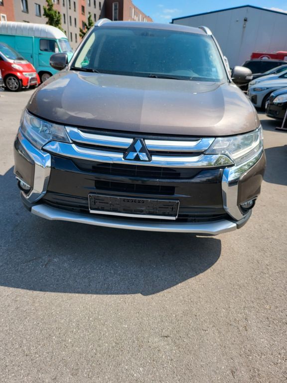 Mitsubishi Outlander 2016