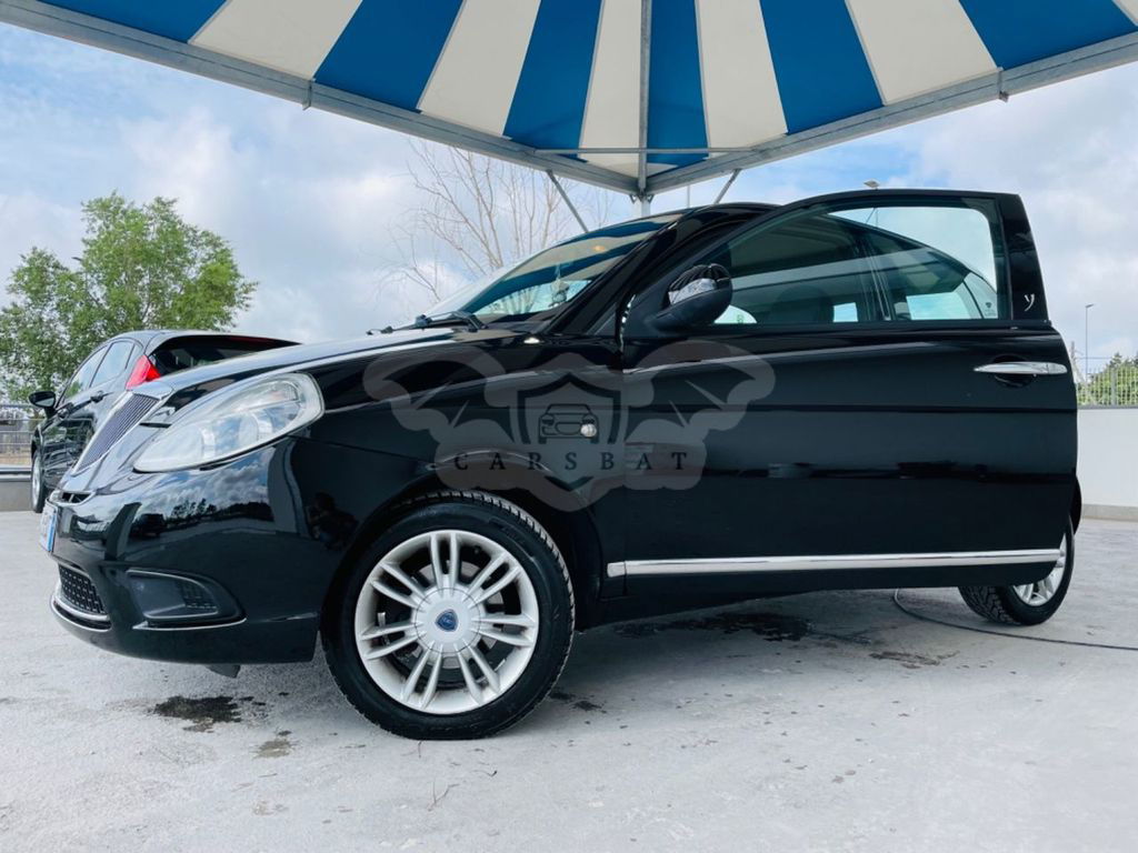 Lancia Ypsilon 2011