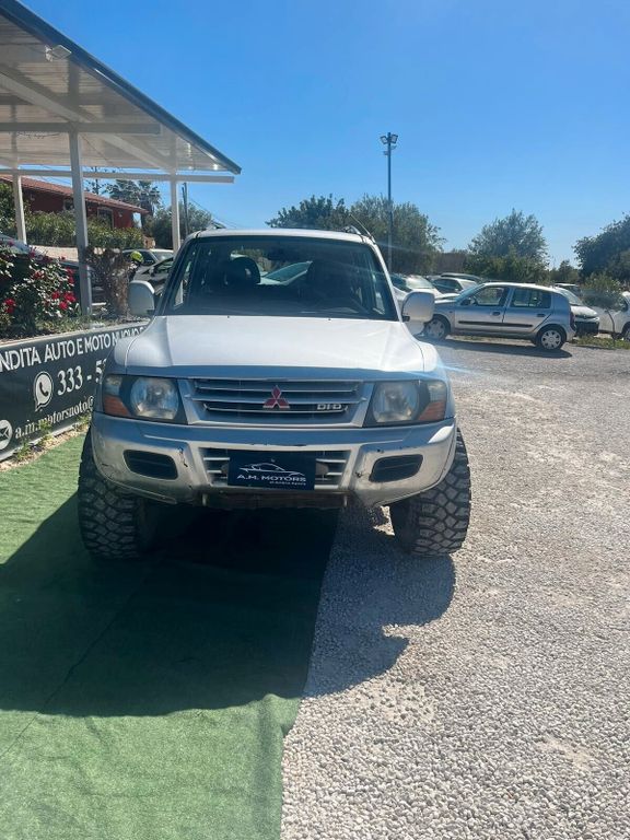 Mitsubishi Pajero 2000