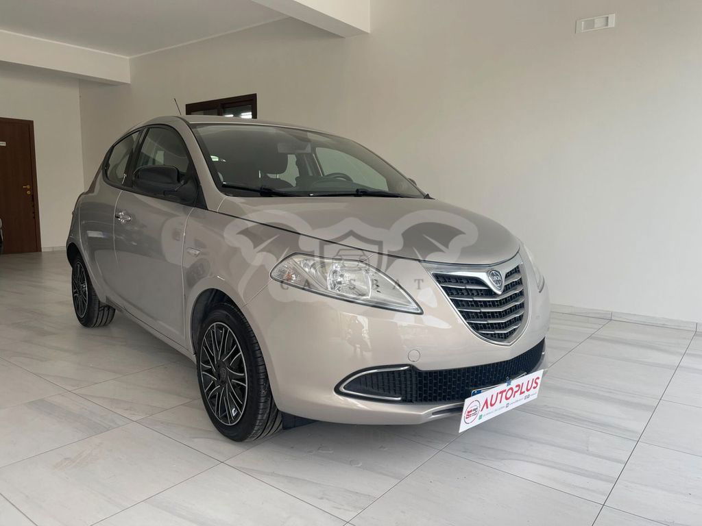 Lancia Ypsilon 2012