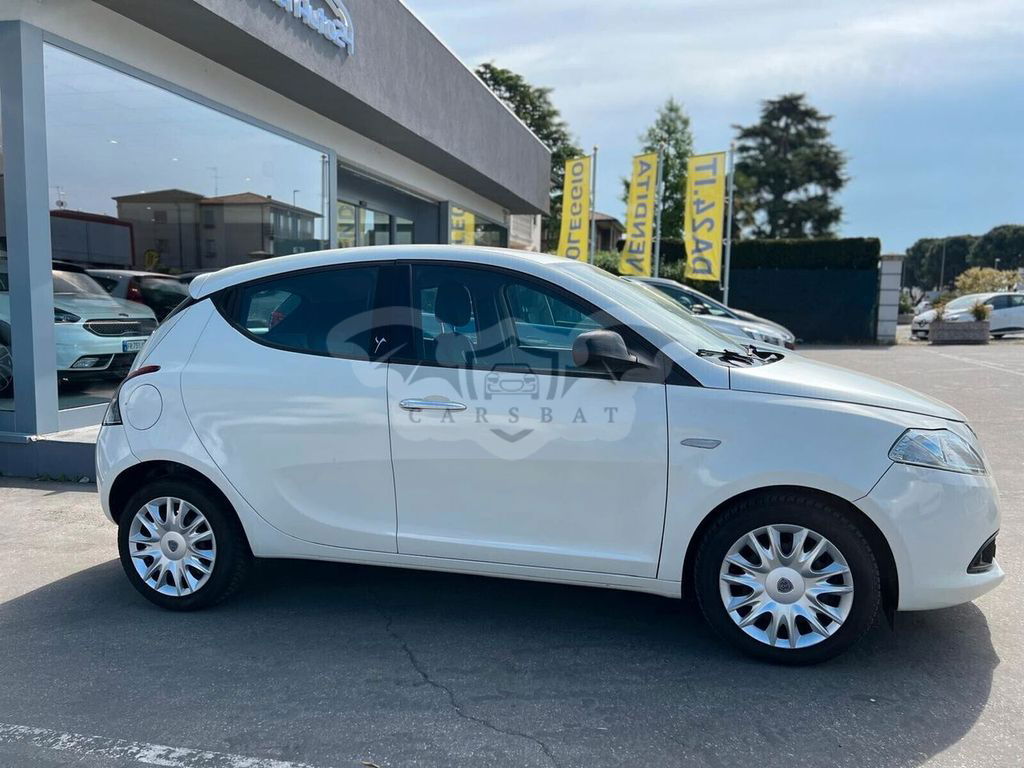 Lancia Ypsilon 2012