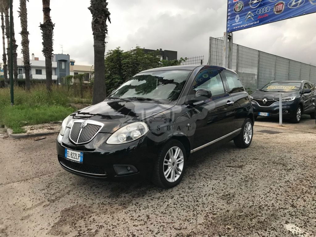 Lancia Ypsilon 2012