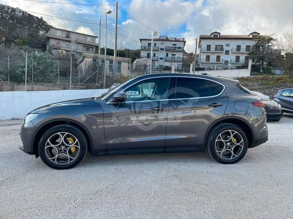 Alfa Romeo Stelvio 2017