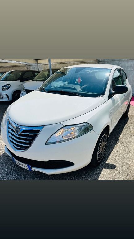 Lancia Ypsilon 2012