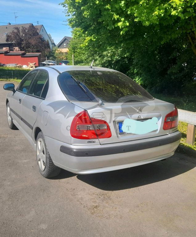 Mitsubishi Carisma 2004