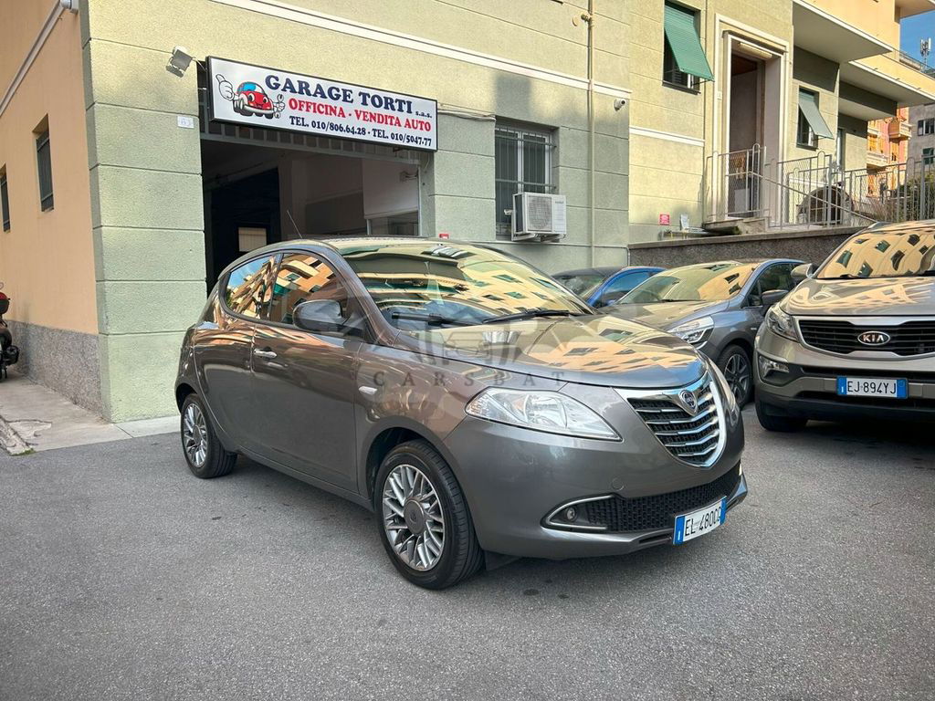 Lancia Ypsilon 2012