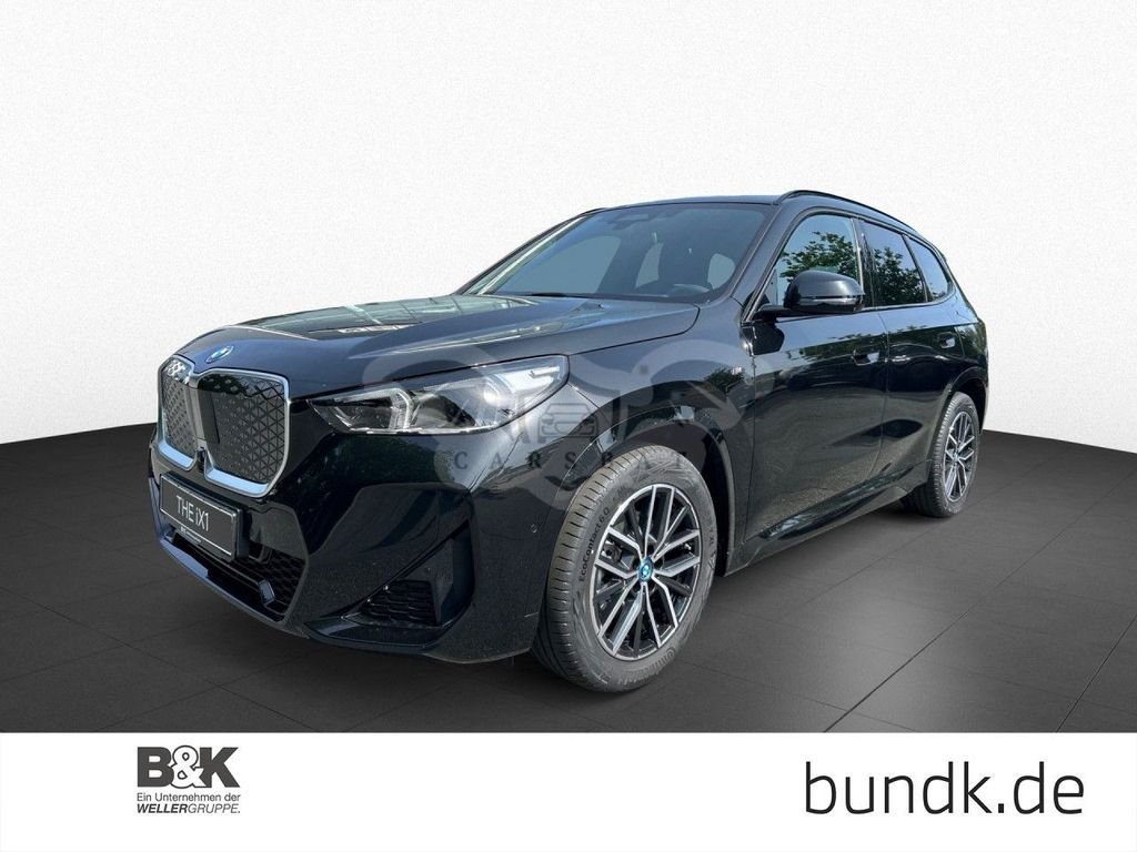 BMW iX1 2024