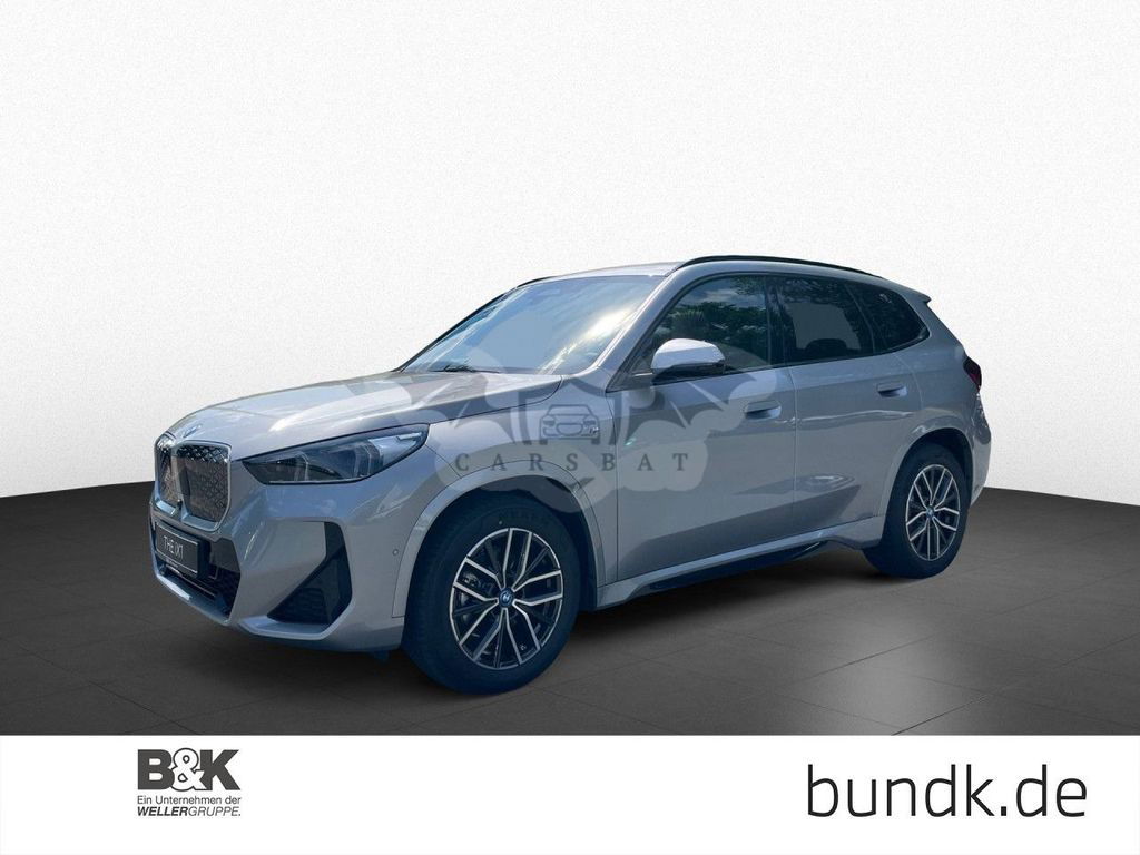 BMW iX1 2024