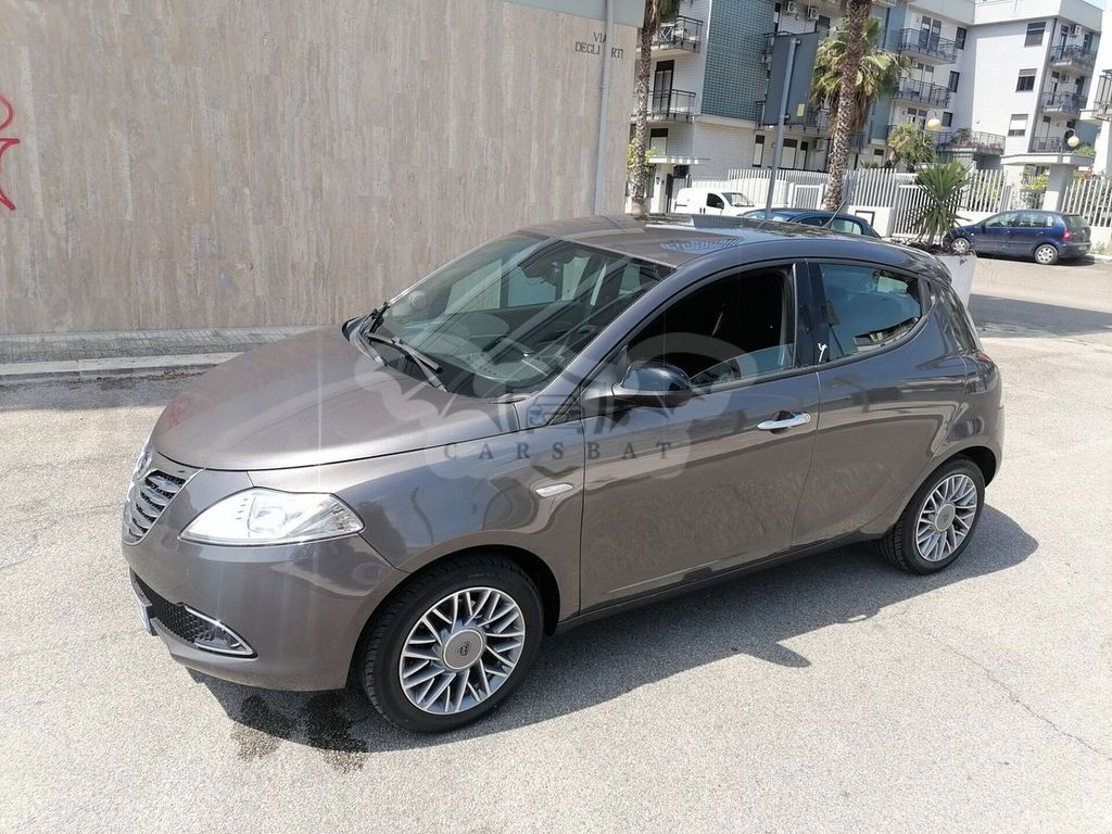 Lancia Ypsilon 2012