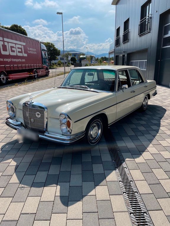 Mercedes-Benz 250 1966