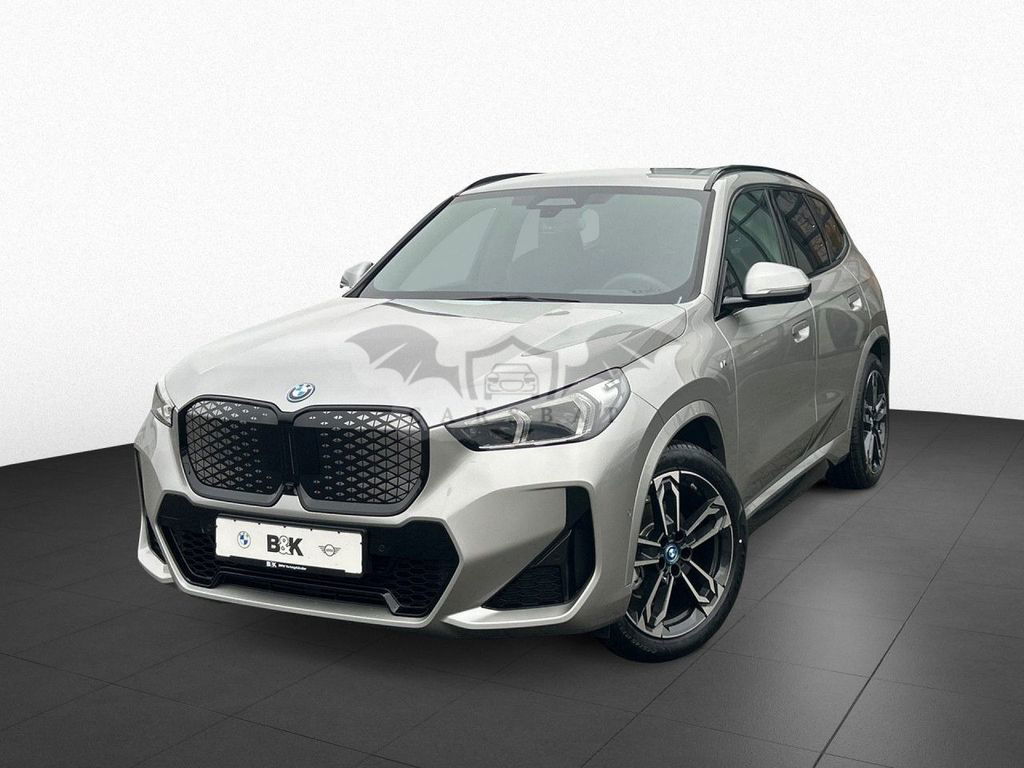 BMW iX1 2024