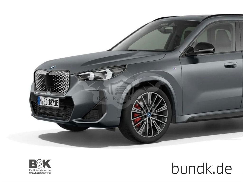 BMW iX1 2024