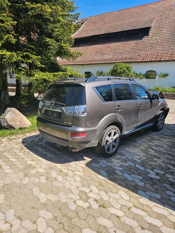 Mitsubishi Outlander 2011