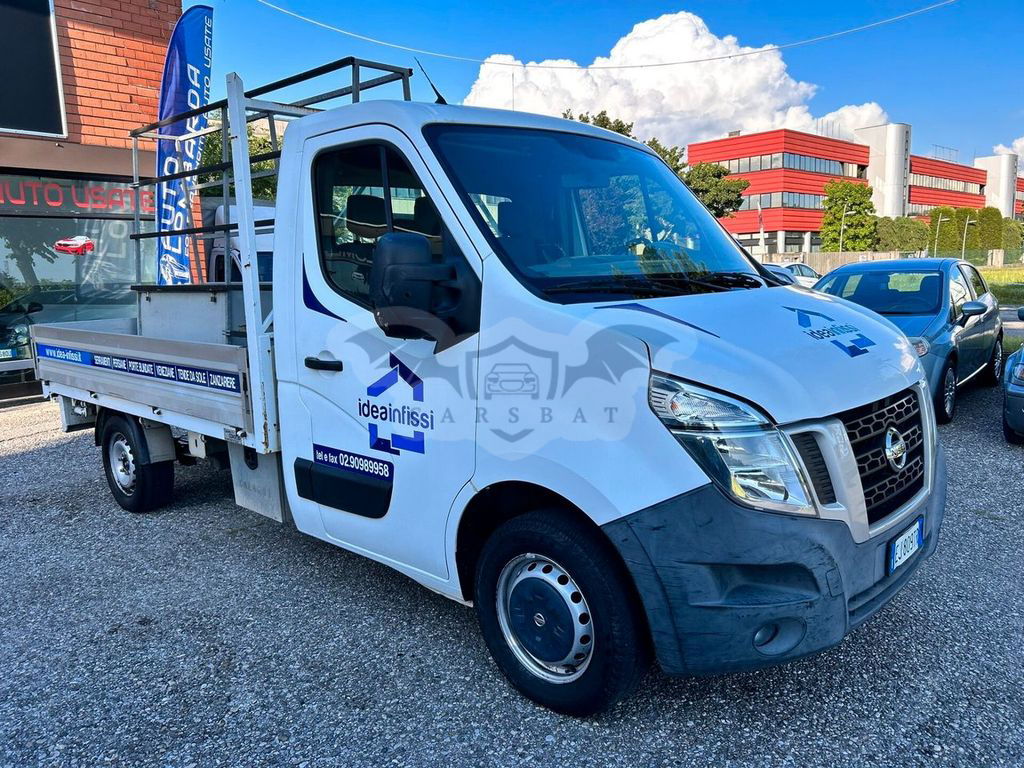 Nissan NV400 2012