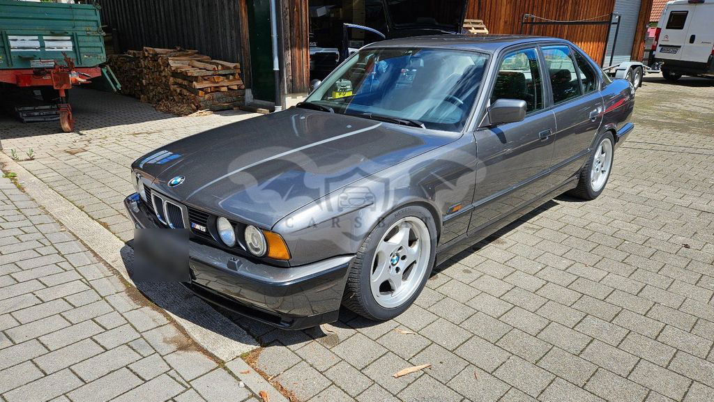 BMW M5 1990